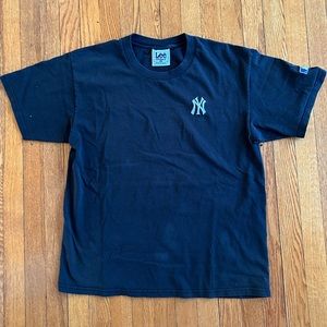 Embroidered Yankees Lee x MLB Shirt